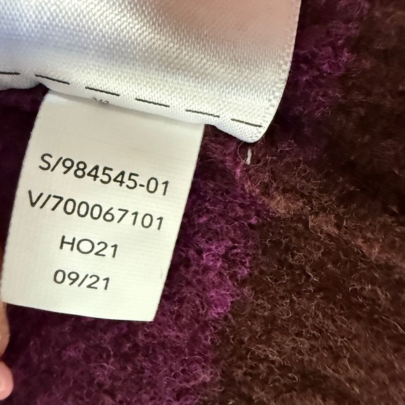 Athlete Hawthorne Textured Crew Neck Sweater - Picture 7 of 8